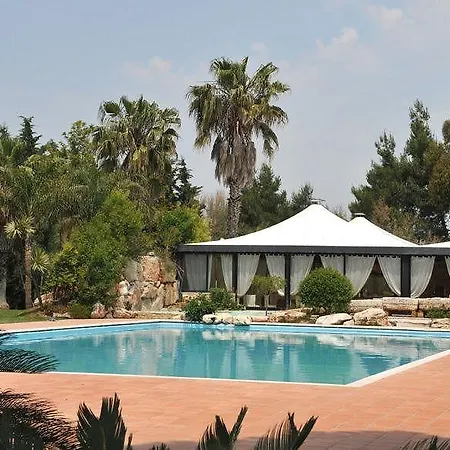 فندق Antica Masseria Martuccio ميسانيي