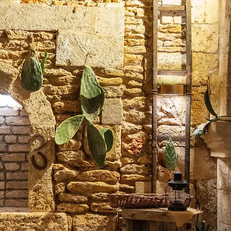 فندق Antica Masseria Martuccio ميسانيي