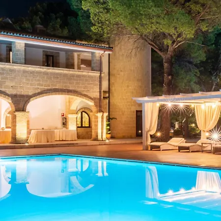 מלון Antica Masseria Martuccio 4*