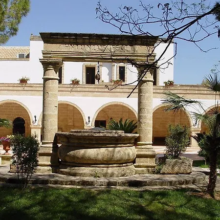 Hotel Antica Masseria Martuccio 4*
